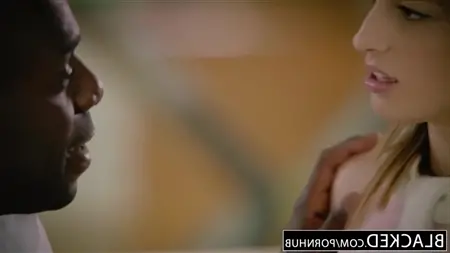 Скромная белая принцесса Kristen Scott ведет себя как шлюха, когда негр вдул ей в анал своего черного приятеля и поимел крошку красивое порно сзади